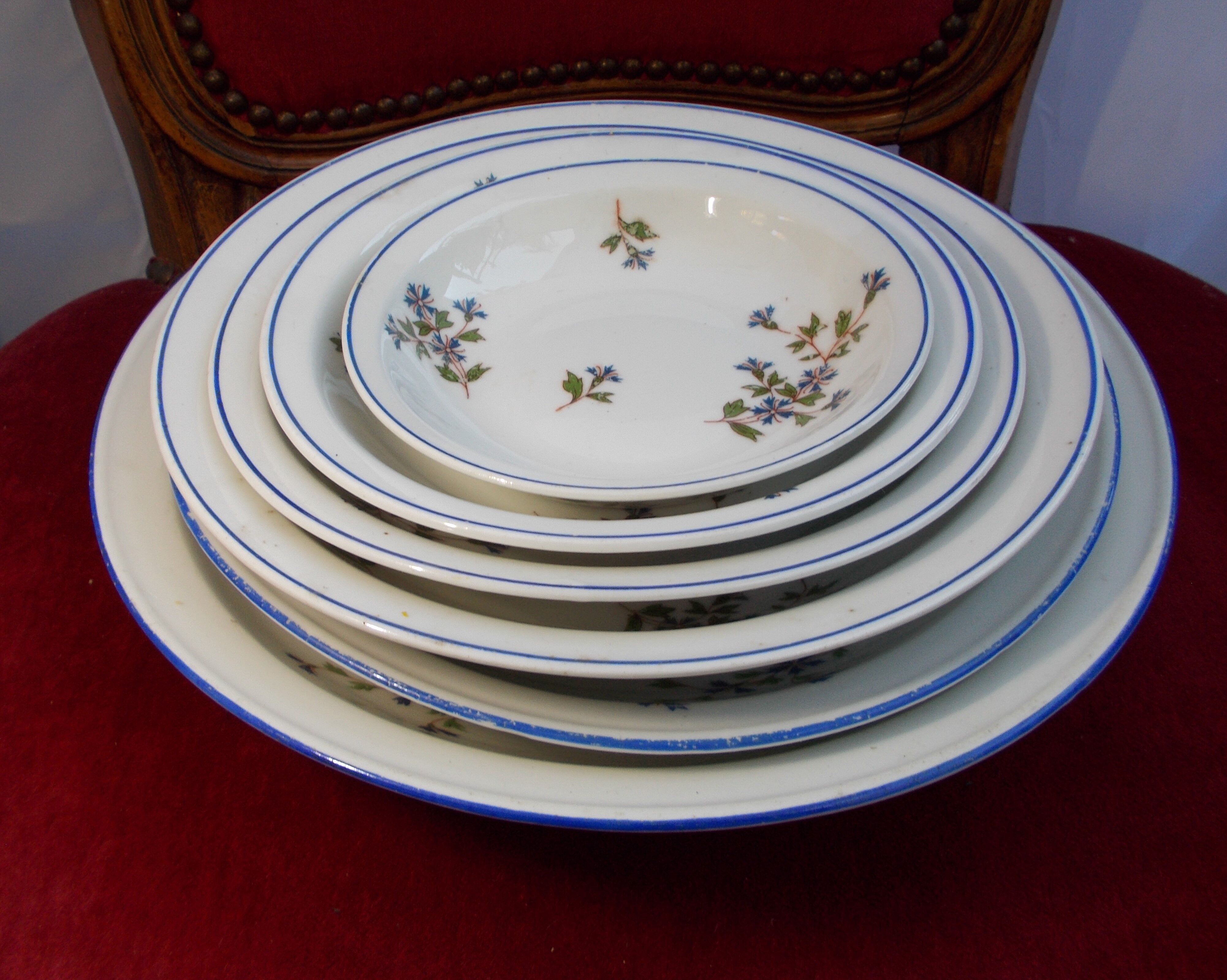 6 round dishes old porcelain decoration with barbels