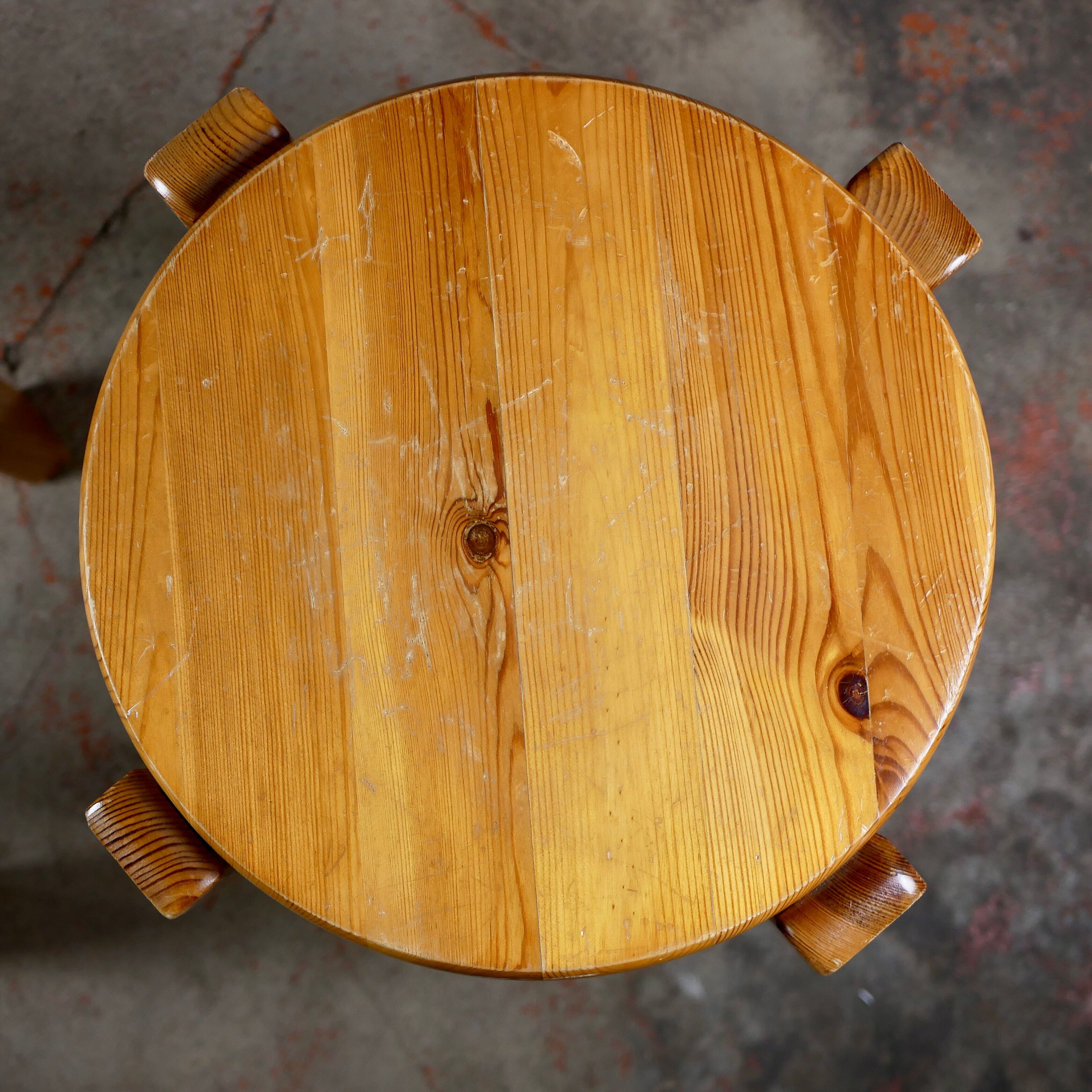 Pair of stackable pine stools
