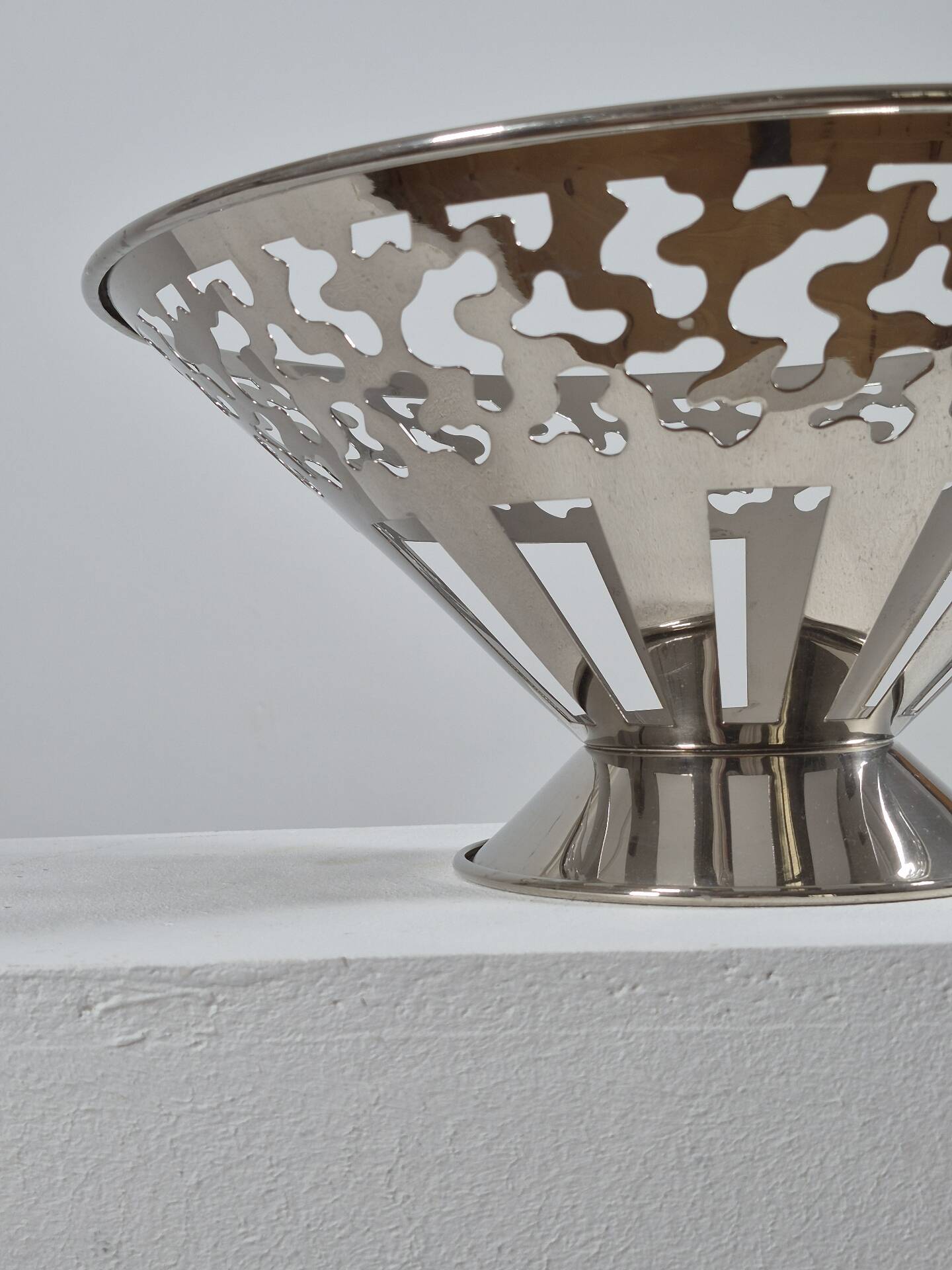 Vintage postmodern fruit bowl by George Sowden for Bodum.