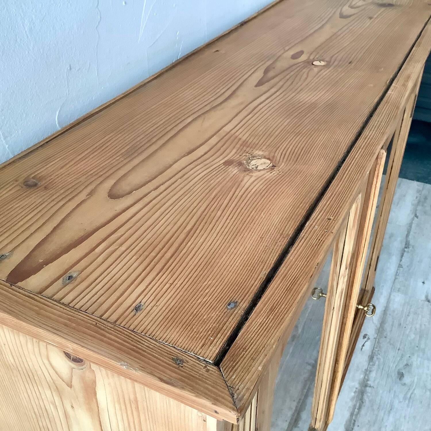 Parisian buffet dresser