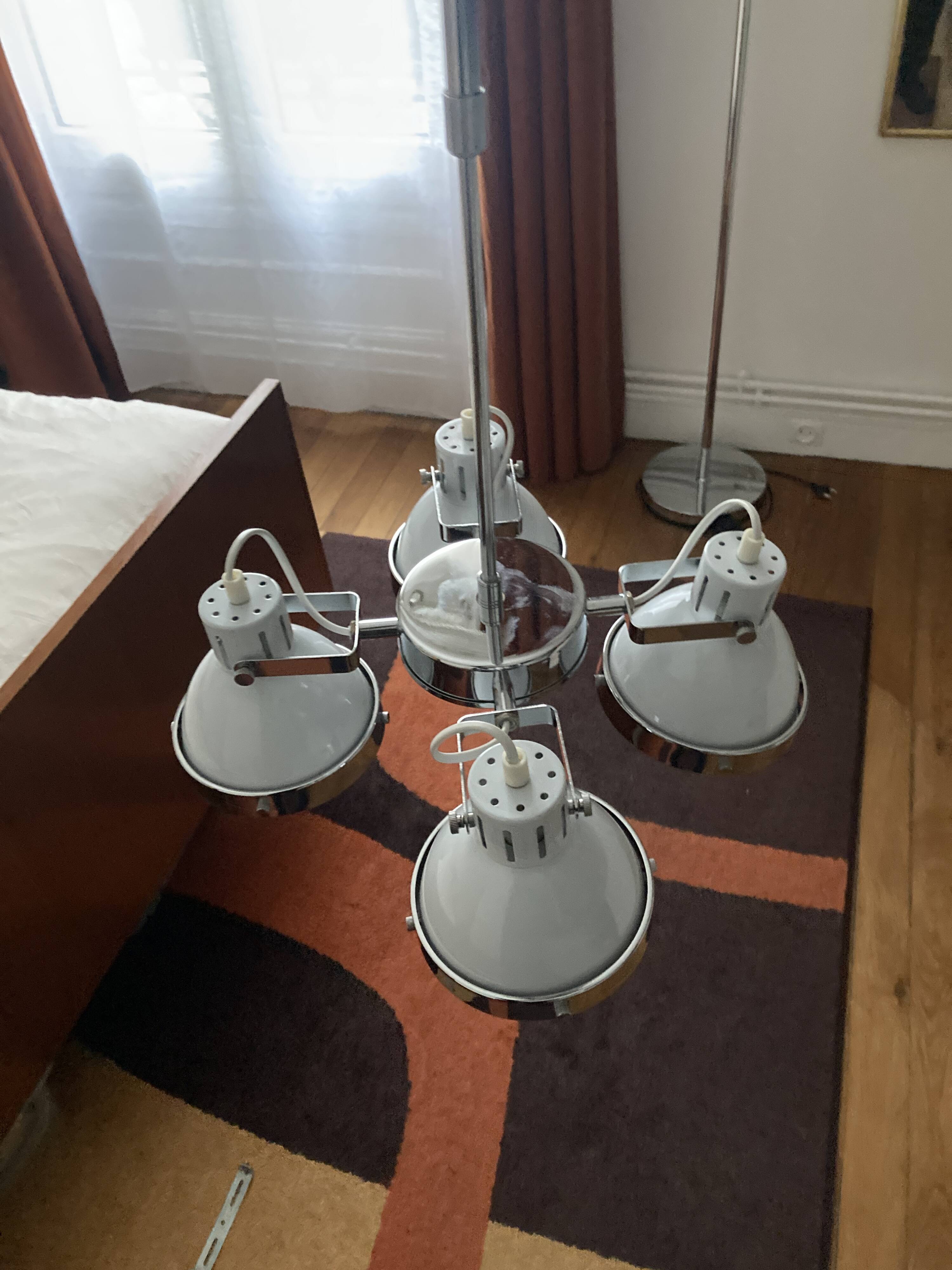 Suspension vintage réglable à 4 spots orientables – blanc & chrome