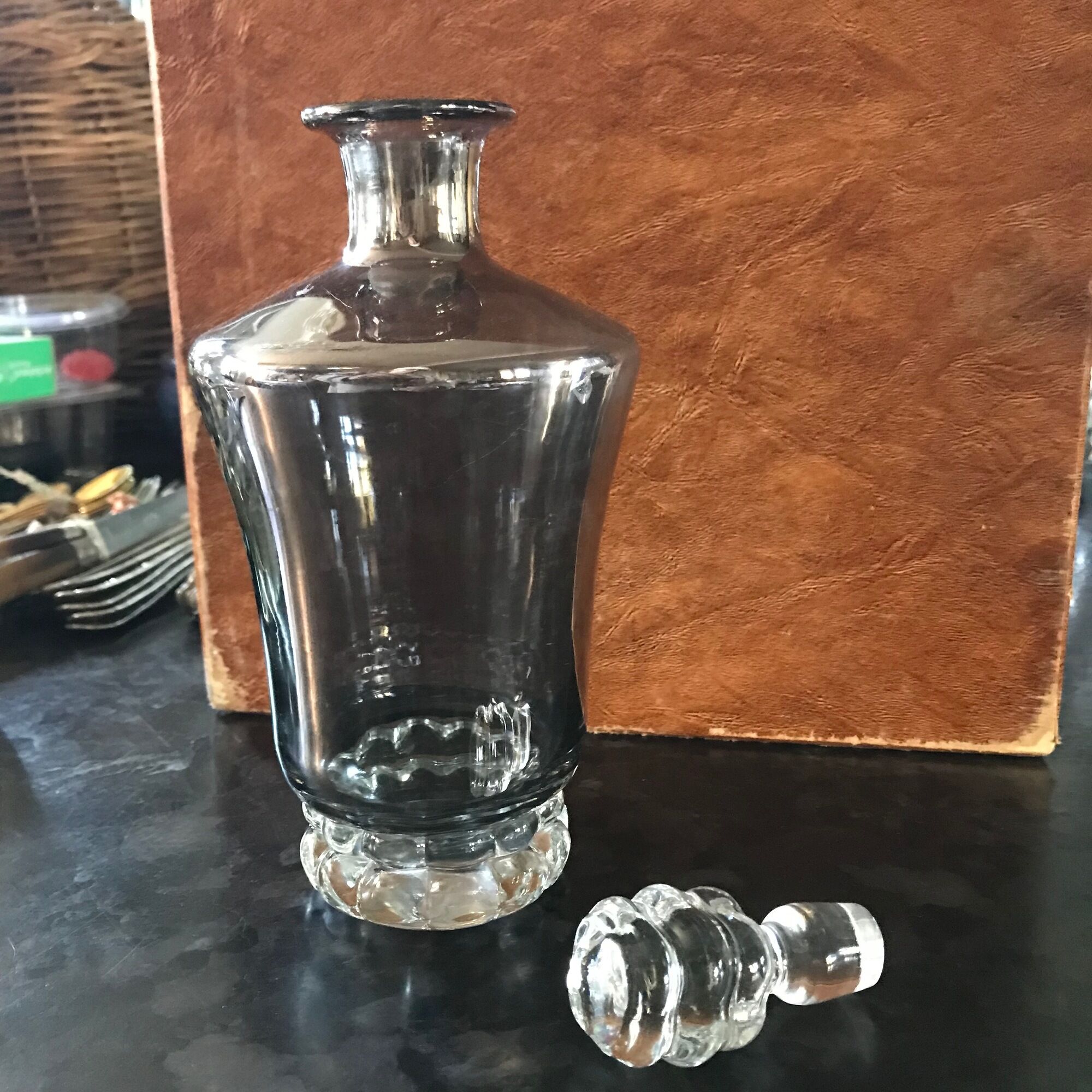 Pop-up Christmas 2022 Tinted glass decanter mid-twentieth