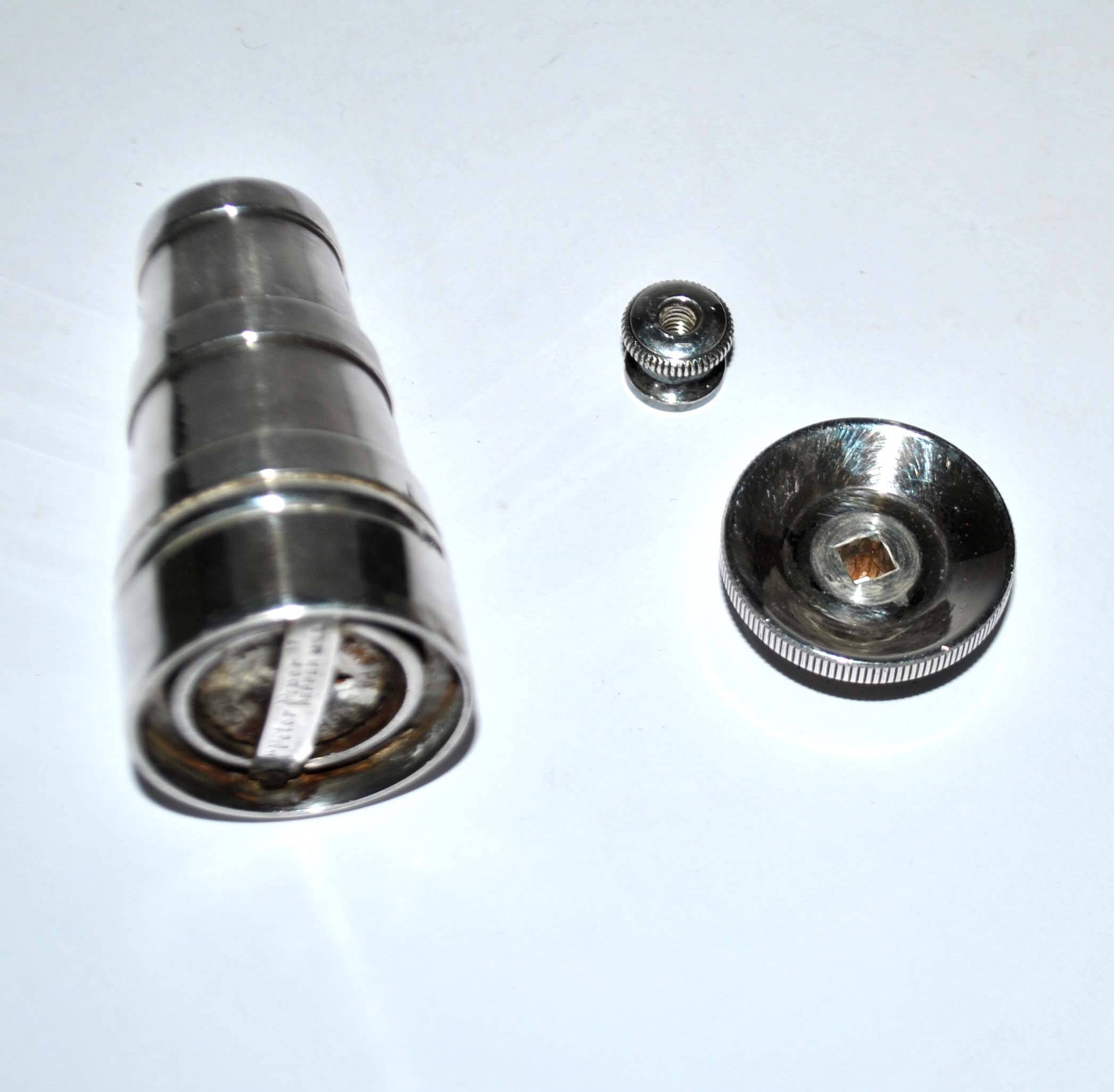 Peter piper vintage english pepper mill in silver metal park green pepper mill