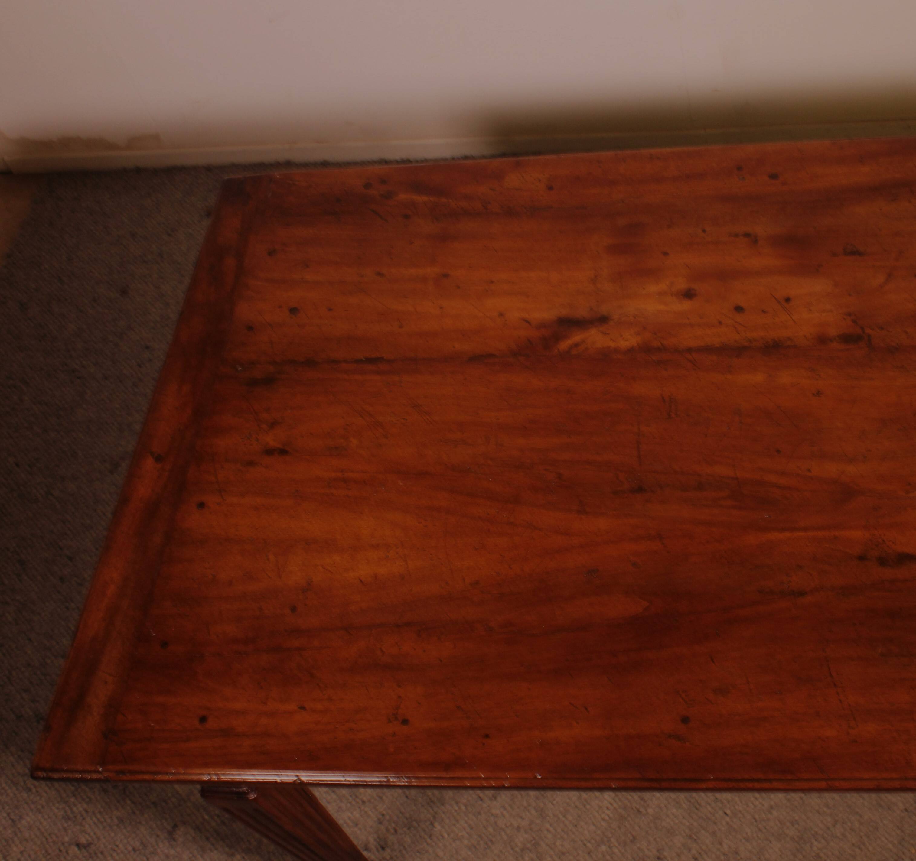 Louis XVI Period Dining Table in Walnut - 18th Century