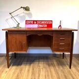 Scandinavian desk