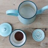Water-green enamelled coffee maker