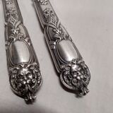 Service a découper en métal argenté 1900