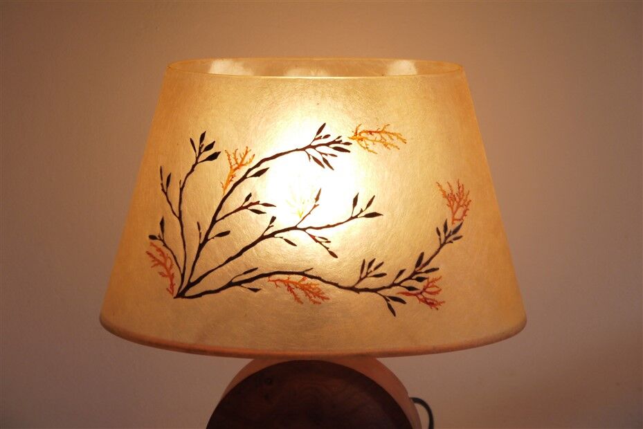 Lampe vintage en bois et resine 1960