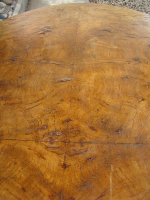 Oval coffee table Art Deco Walnut Burr