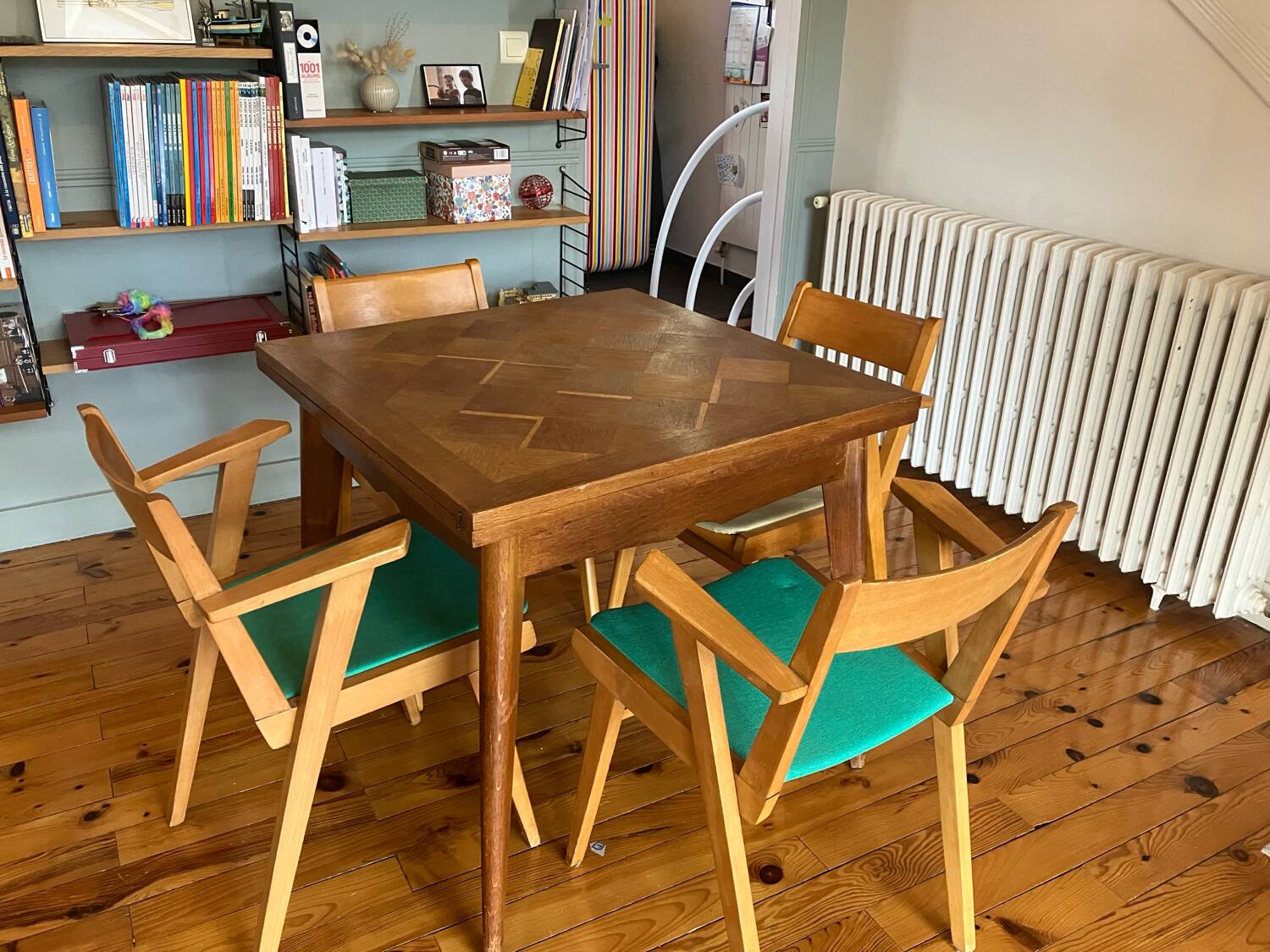 1970s chairs with compass legs