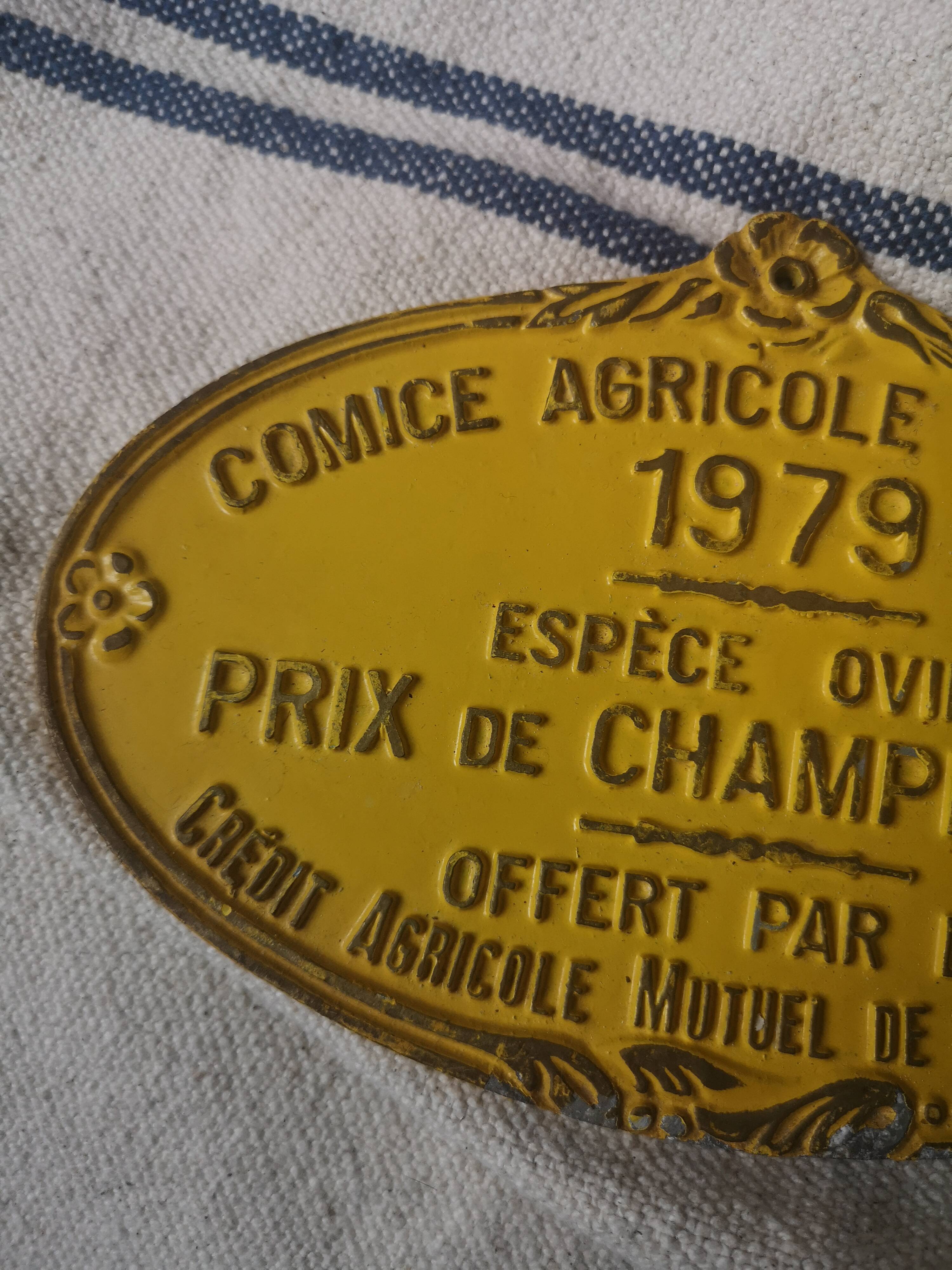 Yellow agricultural comic plate - 1979