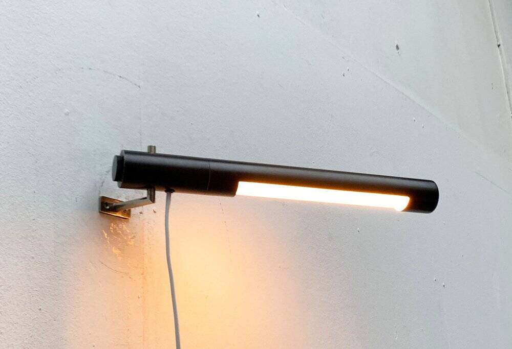 Mid-century minimalist wall lamp by Egon Eiermann for Beisl, 1960s.