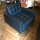 Paire de fauteuils en cuir noir