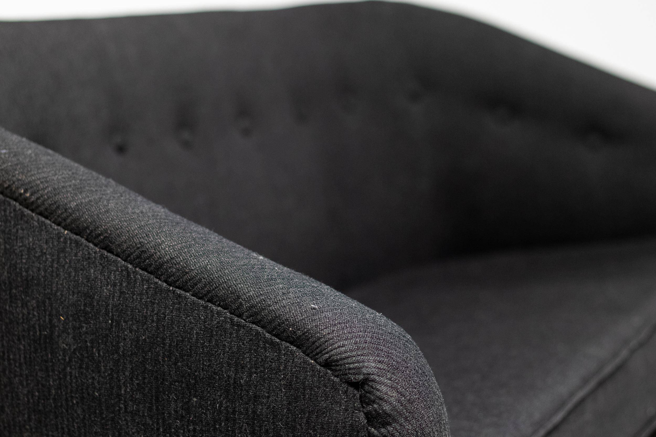 The Modern Scandinavian Classic Mid-Century Modern Sofa