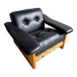 Vintage 1970s Italian Armchair by Poltrona Munari — Black Leather with Pine Wood Frame