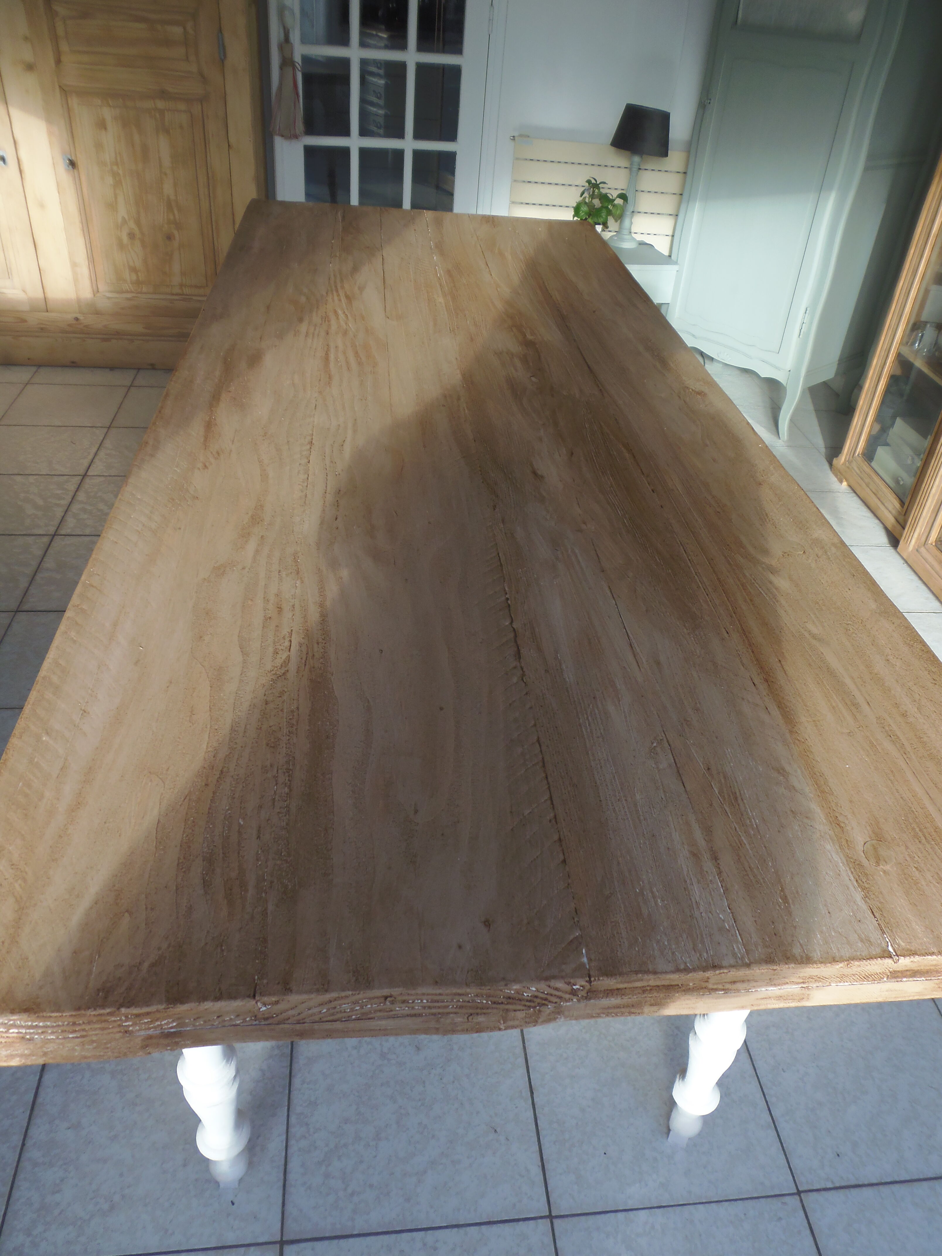 Farm table, leg and belt patinated pearl gray, wooden top.
