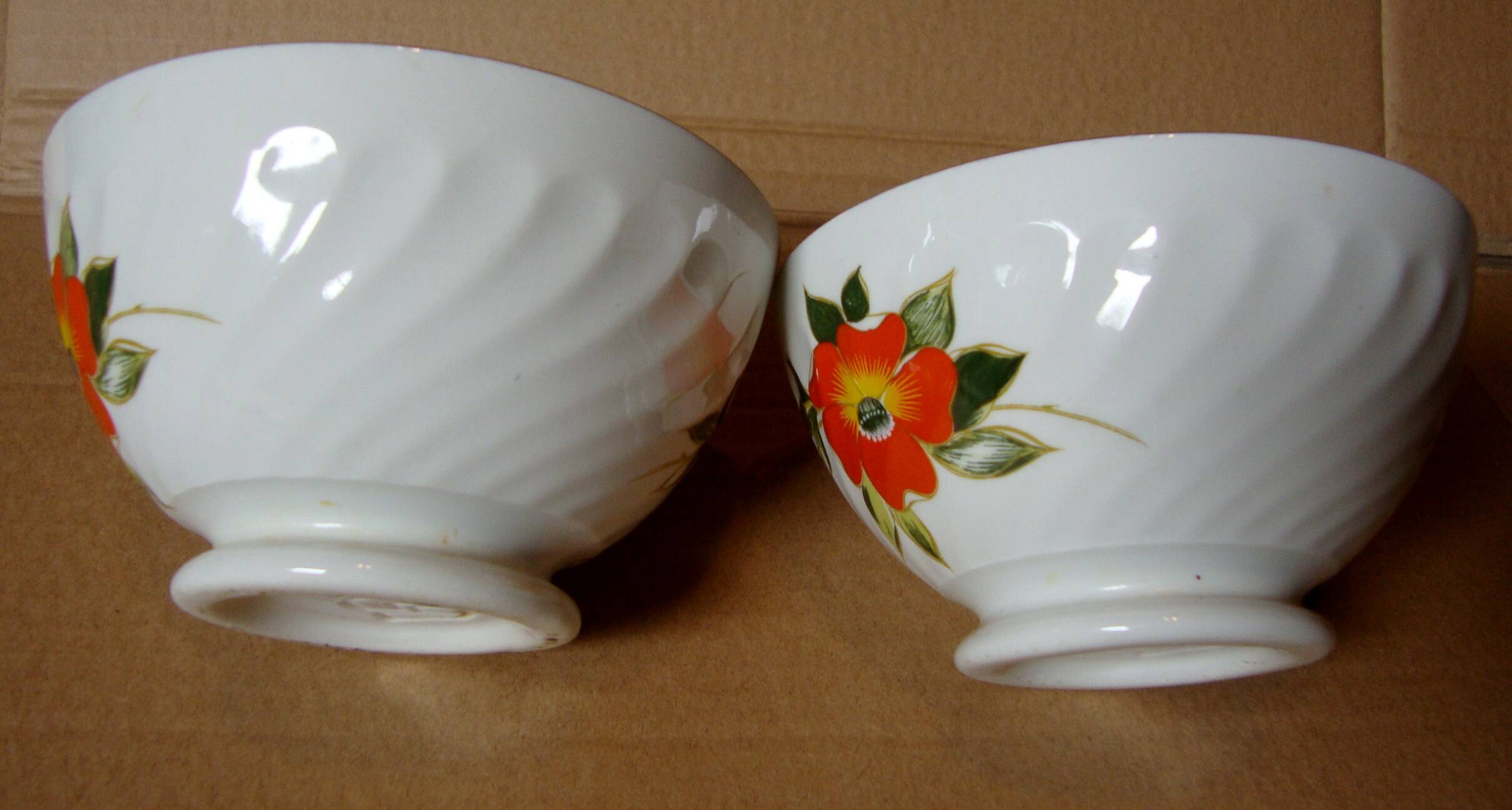 2 old vintage sarreguemines bowls