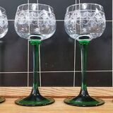 Lot de 4 anciens verres à vin à pied vert d'alsace décor vigne gravé arc cristal