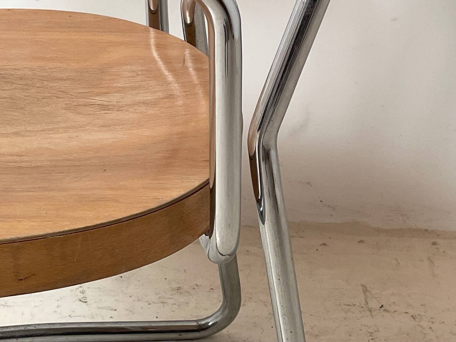 Fauteuil cantilever B261 par Émile Guillot édition Thonet