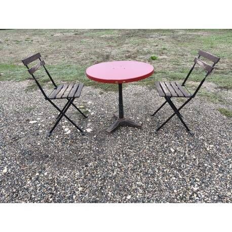 Bistro table + 2 folding chairs