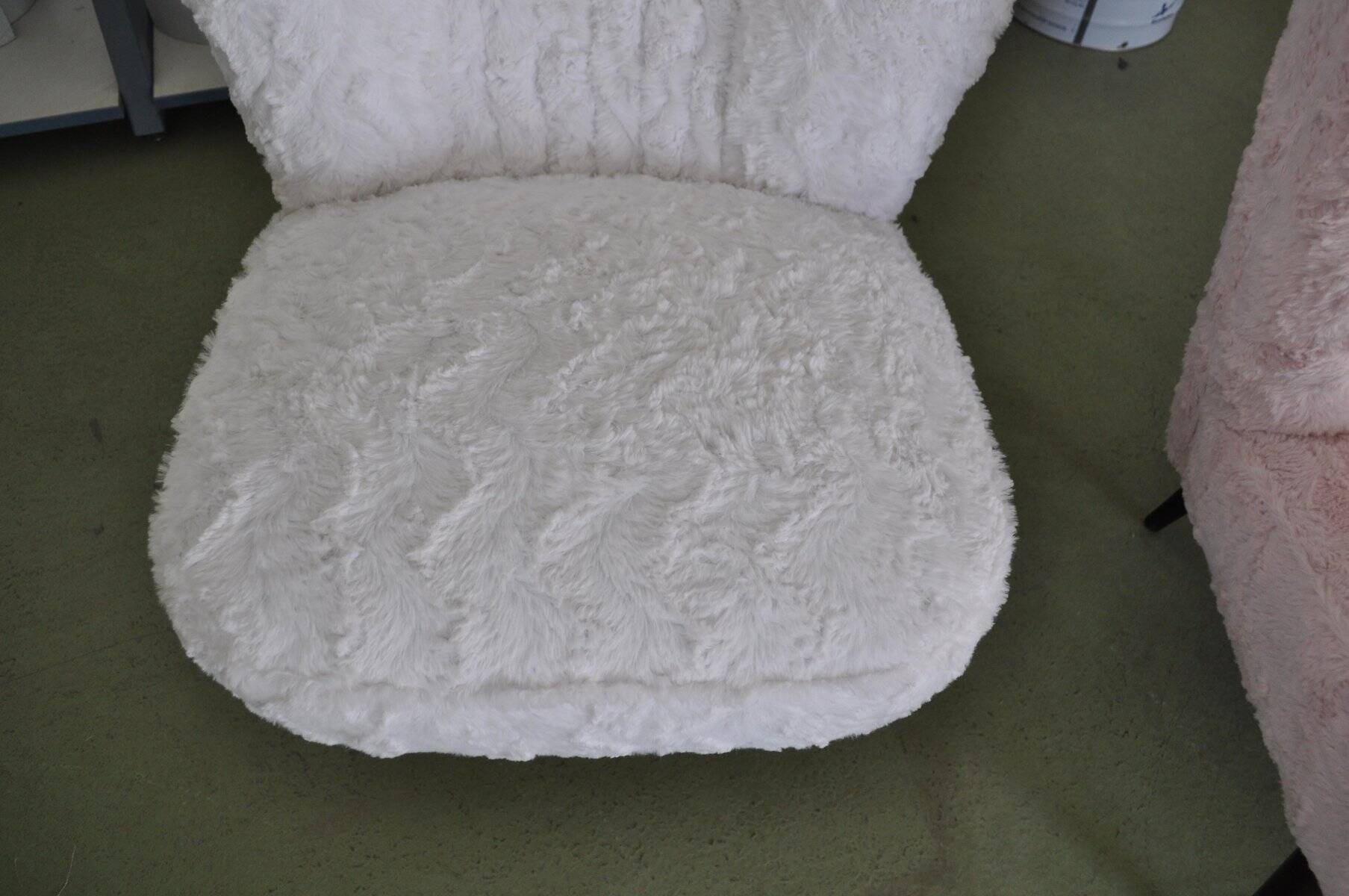 Set of 2 white cocktail chairs in faux fur with beech legs, 1950s.