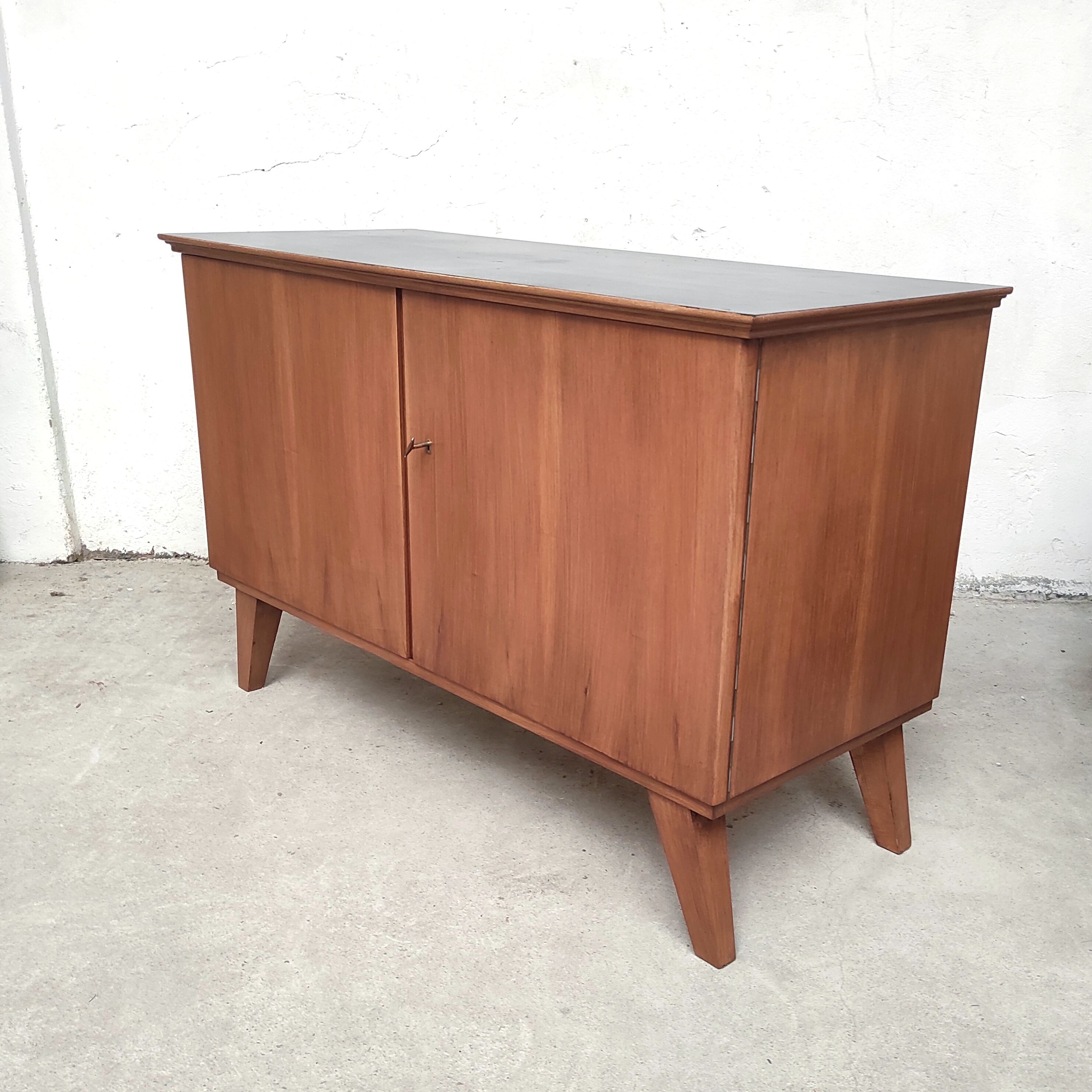 Compass foot sideboard, 1960