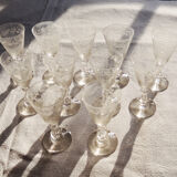 Former service of 30 engraved crystal foot glasses