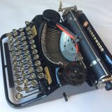 Old-typewriter Underwood portable