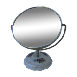 Mirror on foot