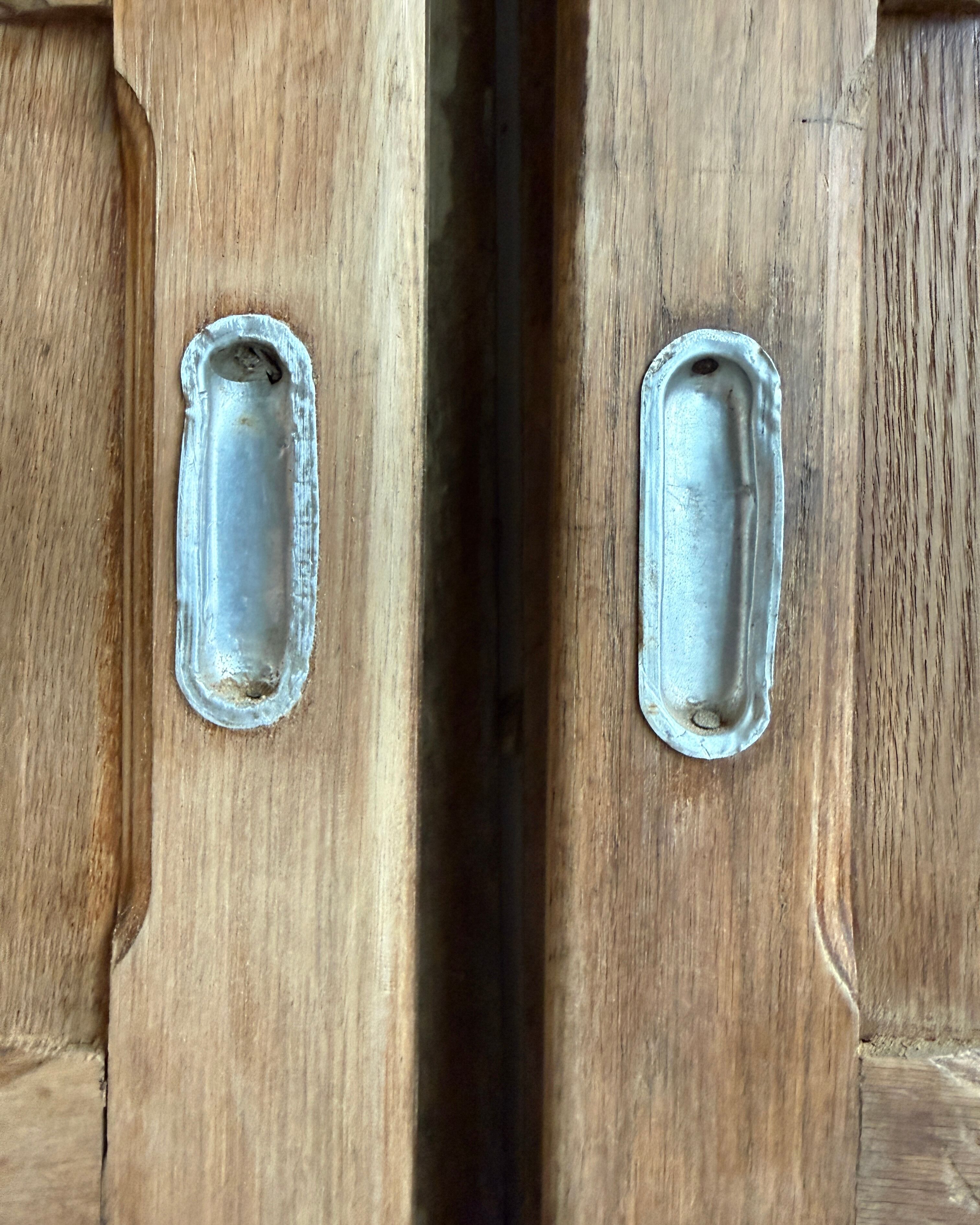 Paire de portes d’armoire