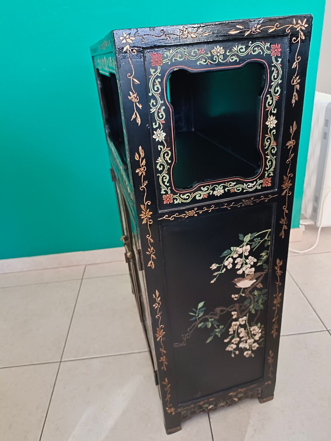 Black lacquered Chinese sideboard