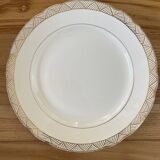 Flat plates with gold decoration