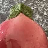 Strawberry-shaped slurry pitcher