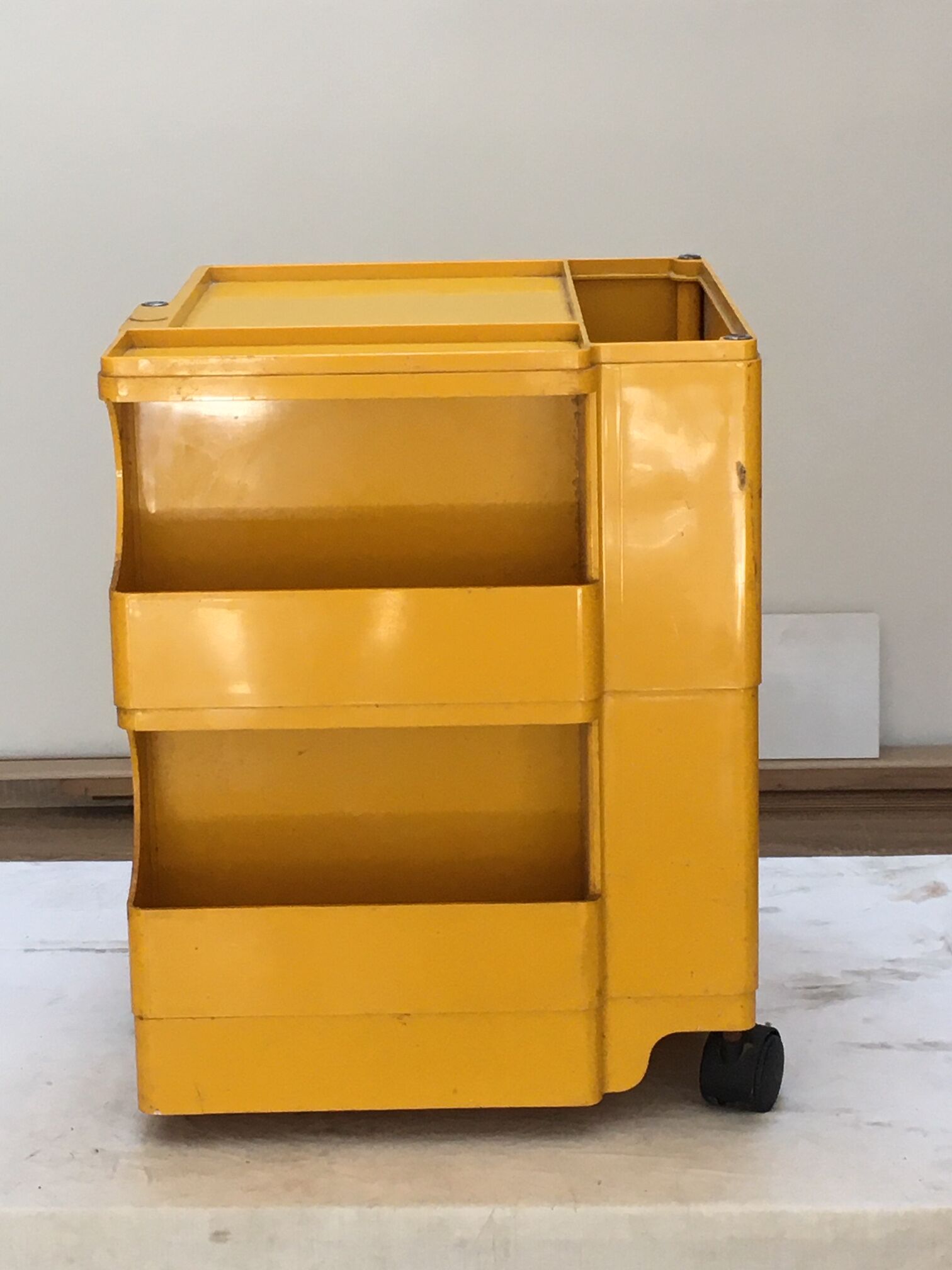 Joe Colombo's Bobby serving table