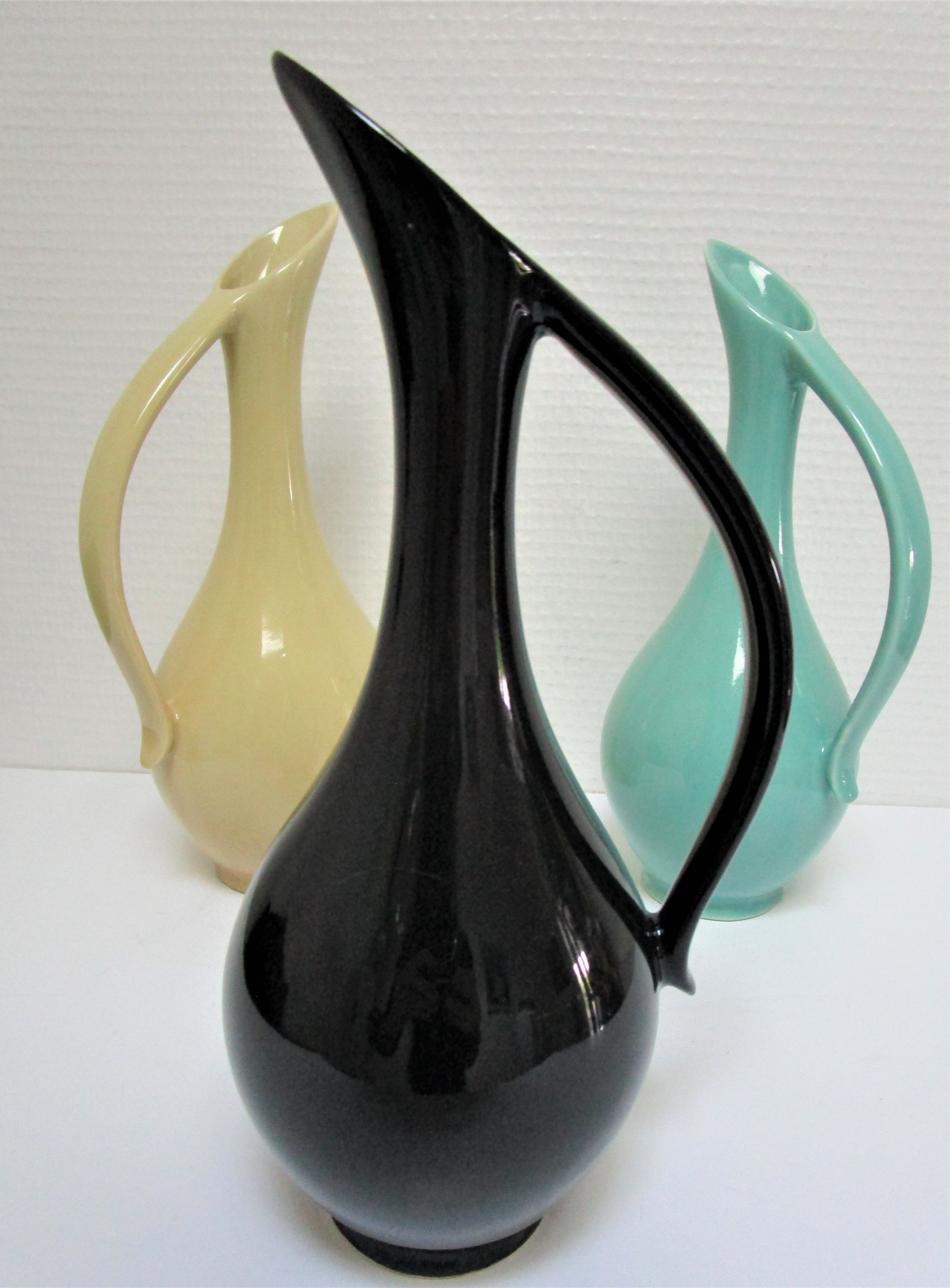 Three ceramic enamels design 60s soliflores black yellow green