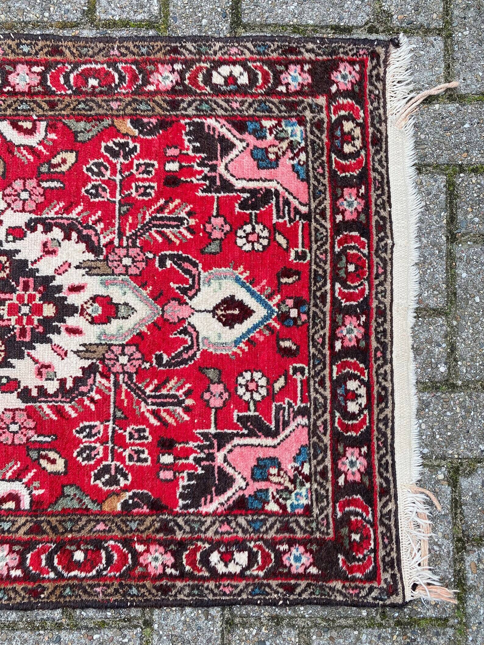 Antique Hand knotted Carpet, vintage rug with a medaillion in the middle