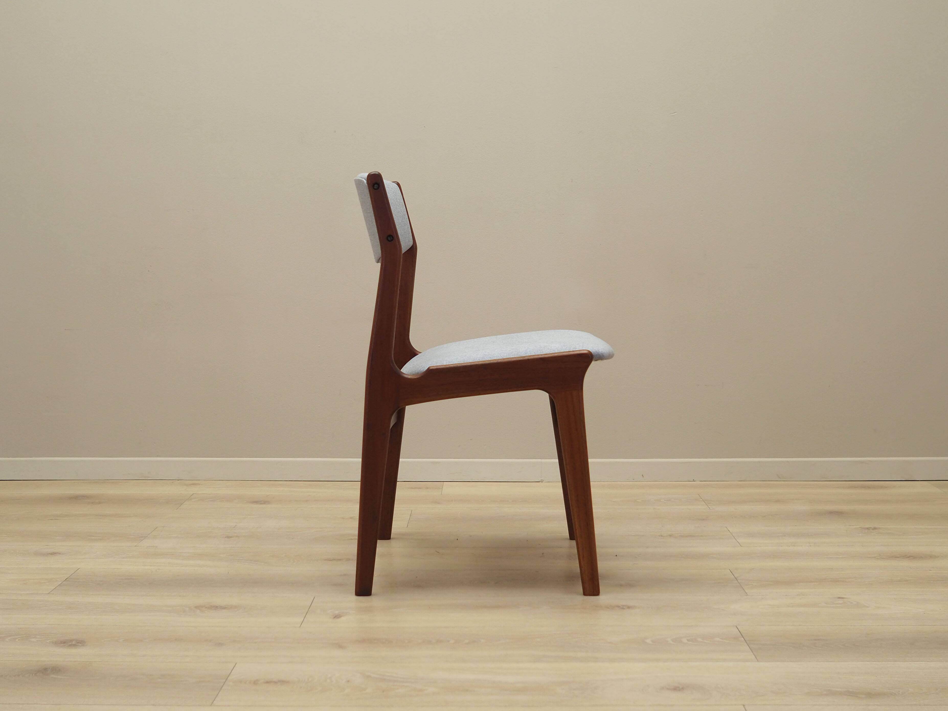Ensemble de six chaises en teck, design danois, années 1970, fabrication : Nova