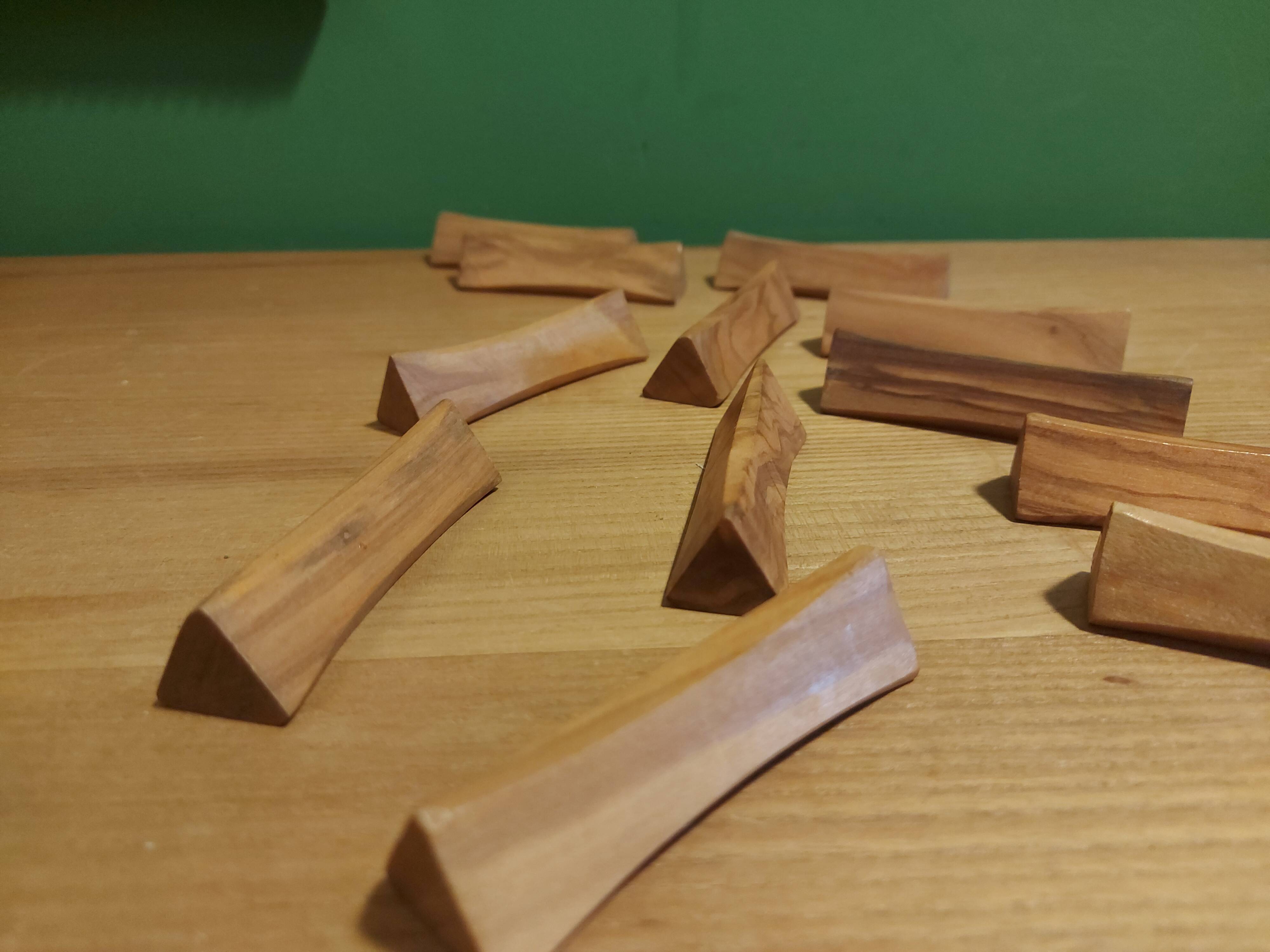 12 wooden knife doors