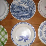 Set of 12 different flat plates