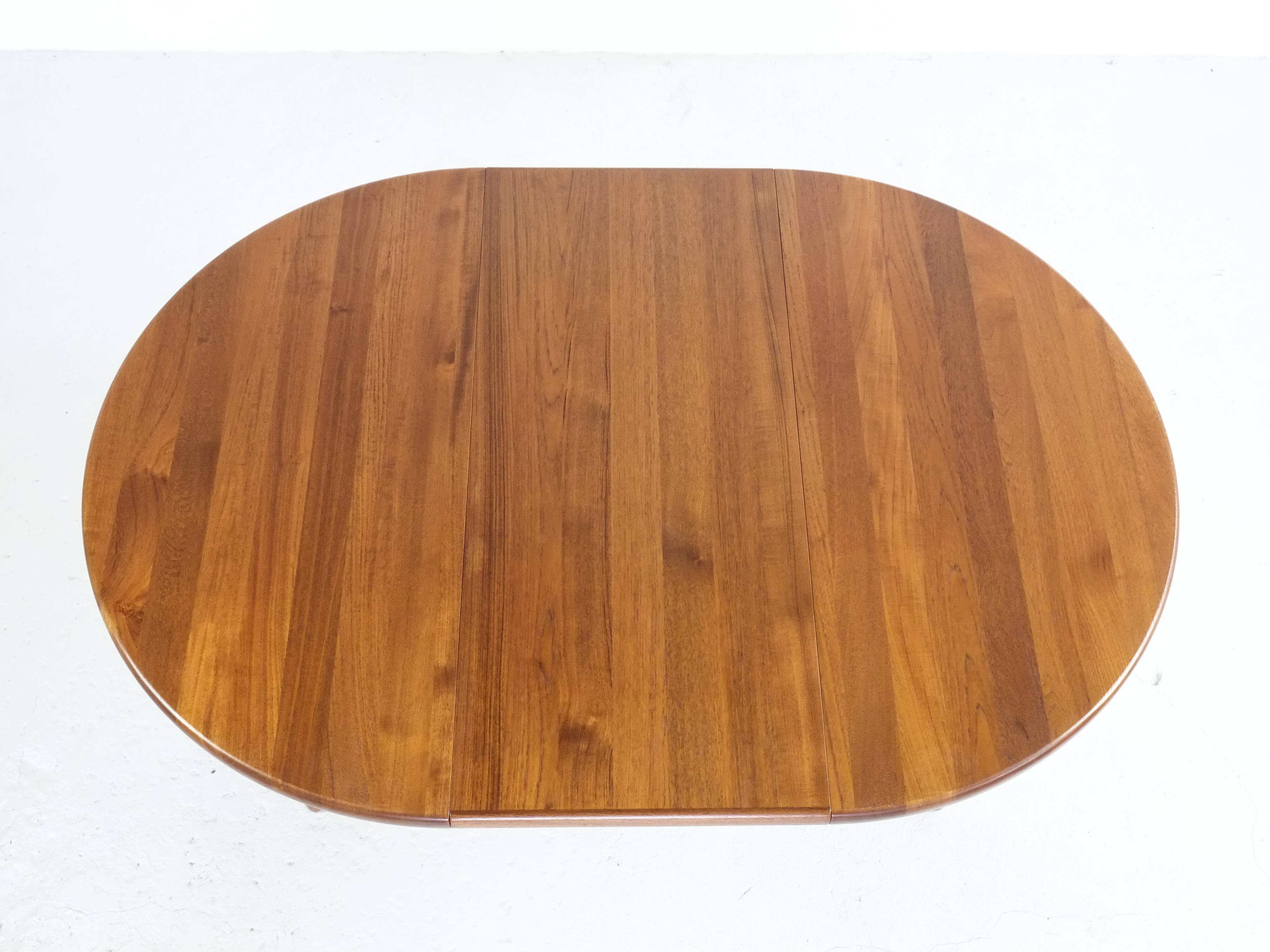 Danish round dining table in teak 1960s