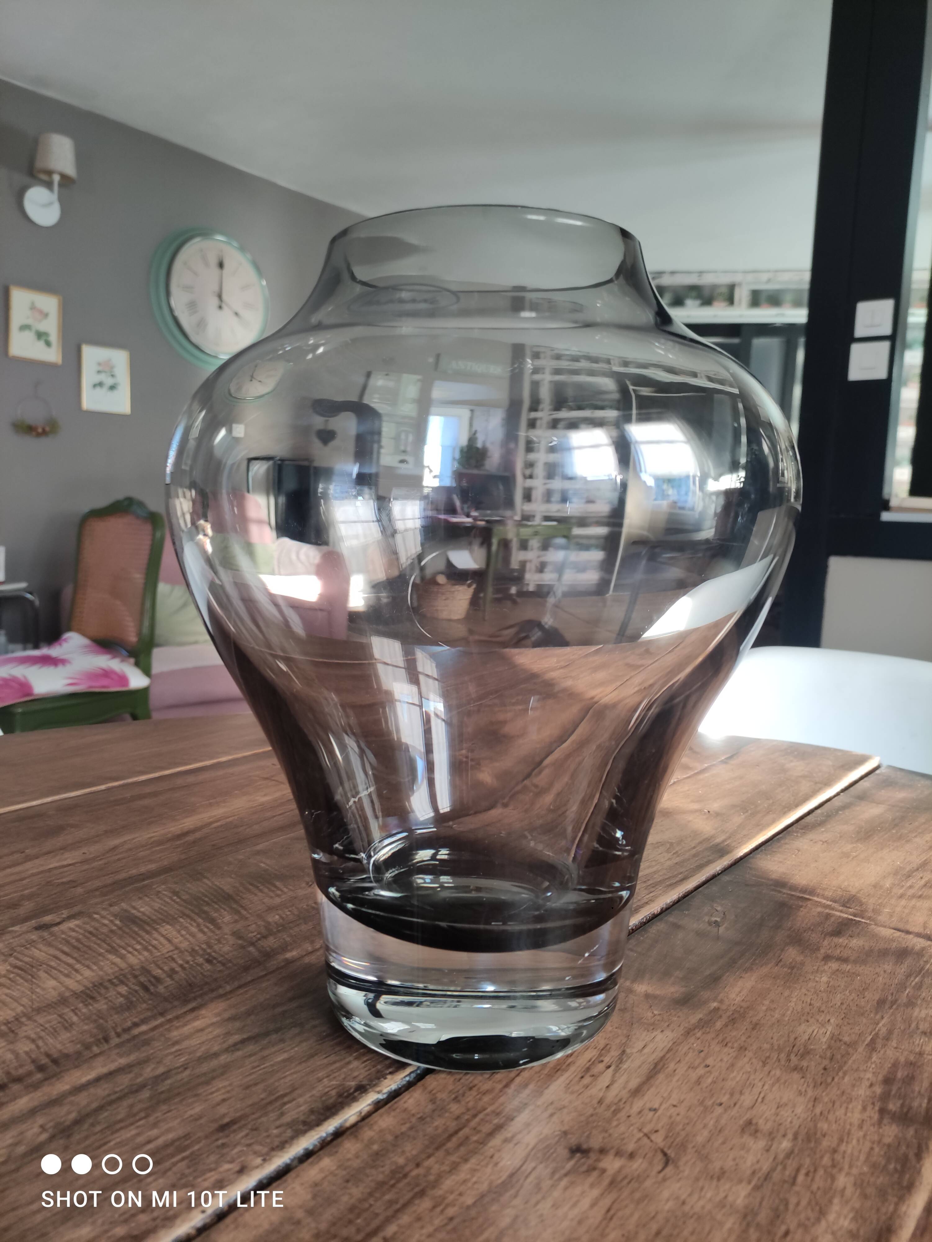 Large gradient anthracite smoked glass vase