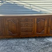 Enfilade picarde de style Louis XV en chêne massif