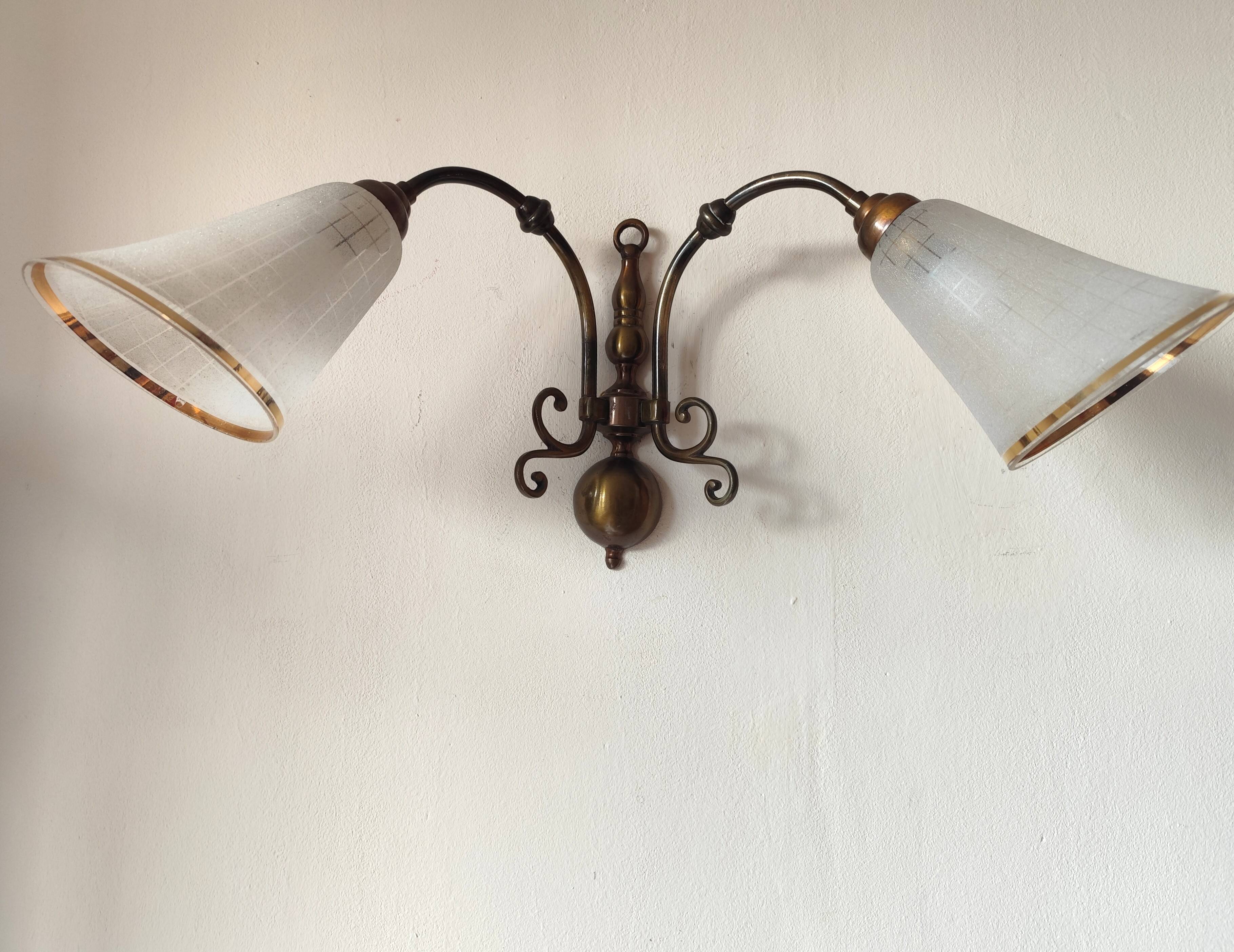 Bronze wall light with 2 lights and 2 granite glass tulips