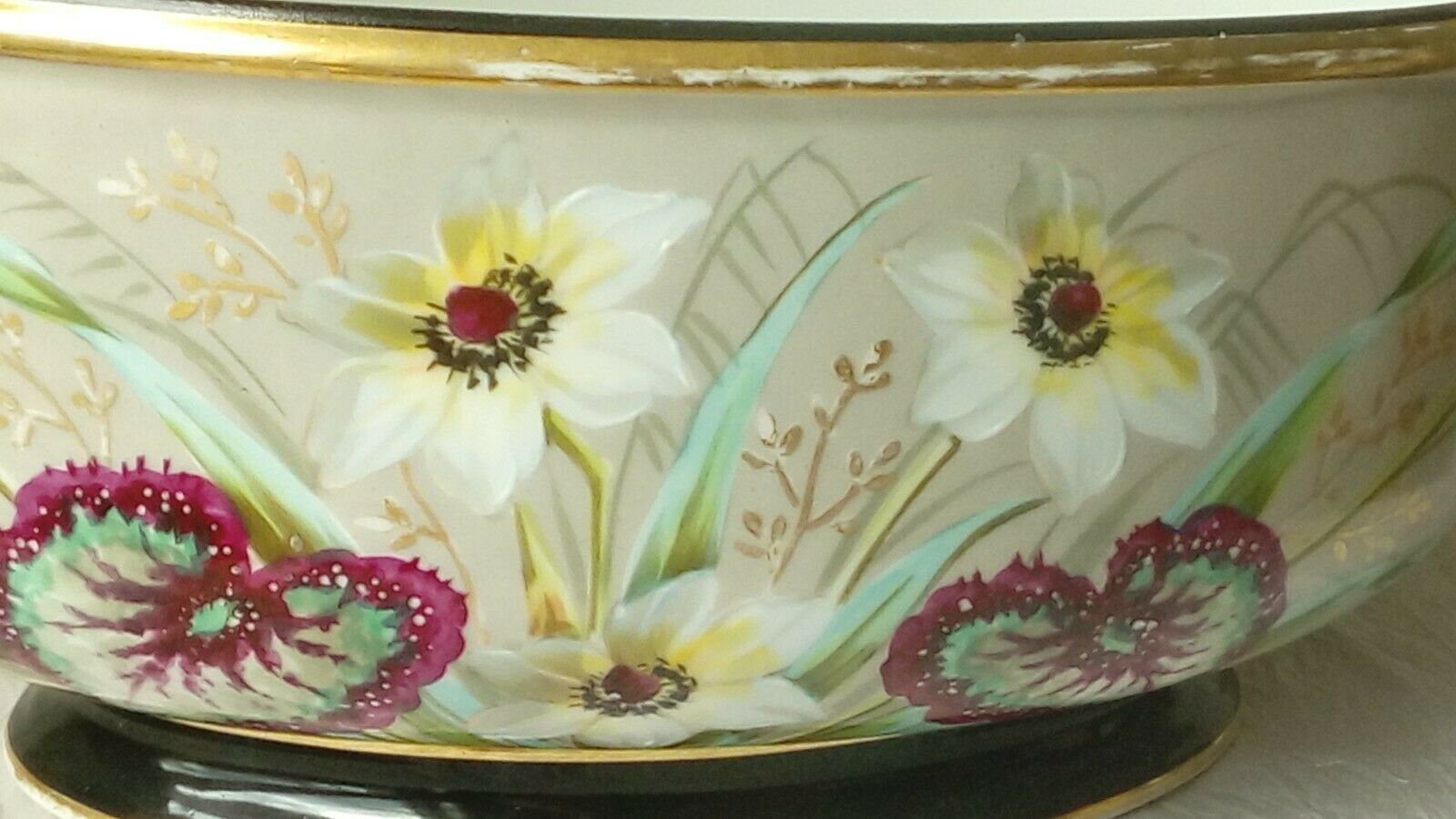 Porcelain gardener of paris period Napoleon III late 19 th floral decoration