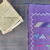 Tapis ethnique violet marocain