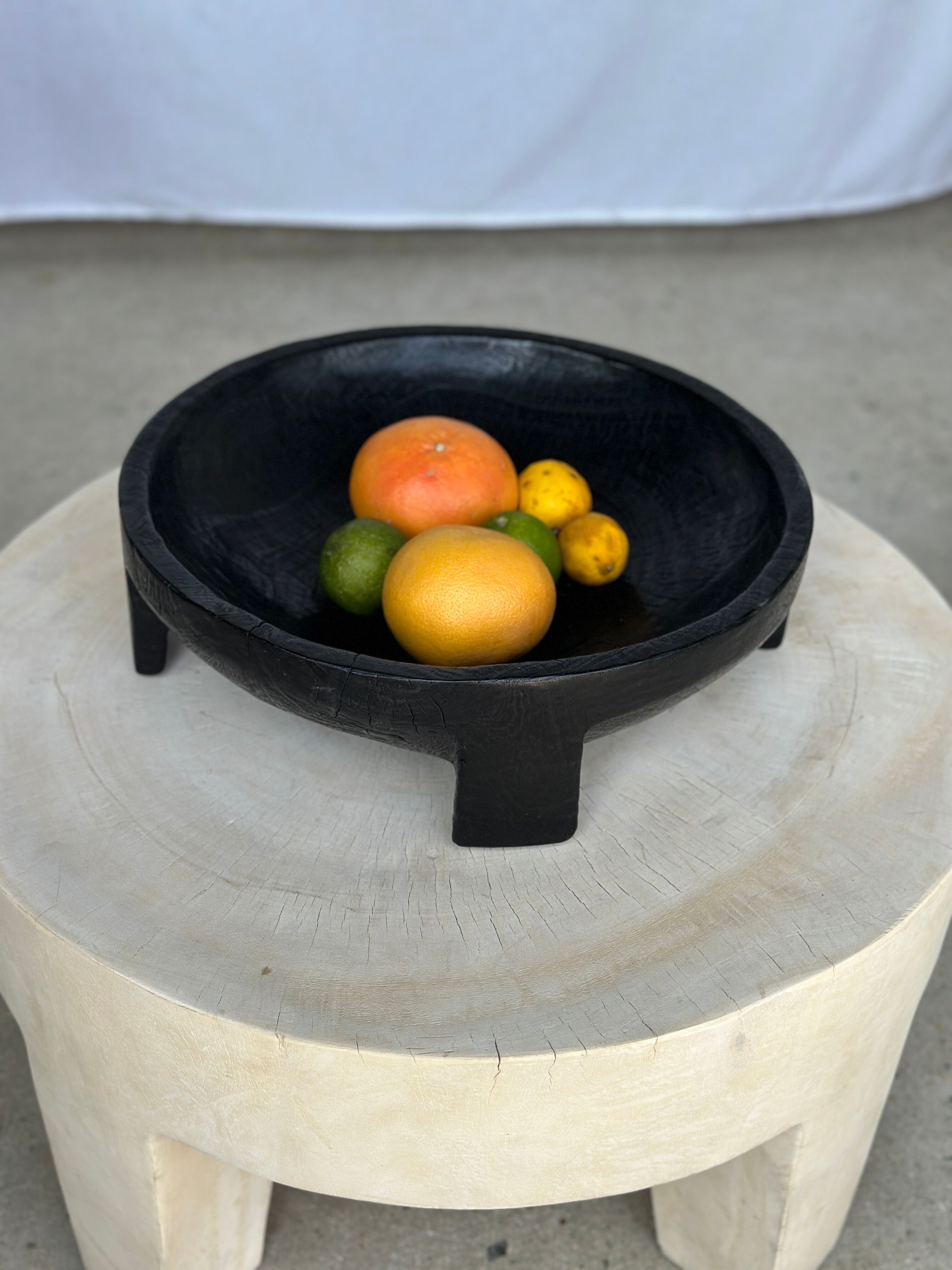 Cut in monoxyl mango wood