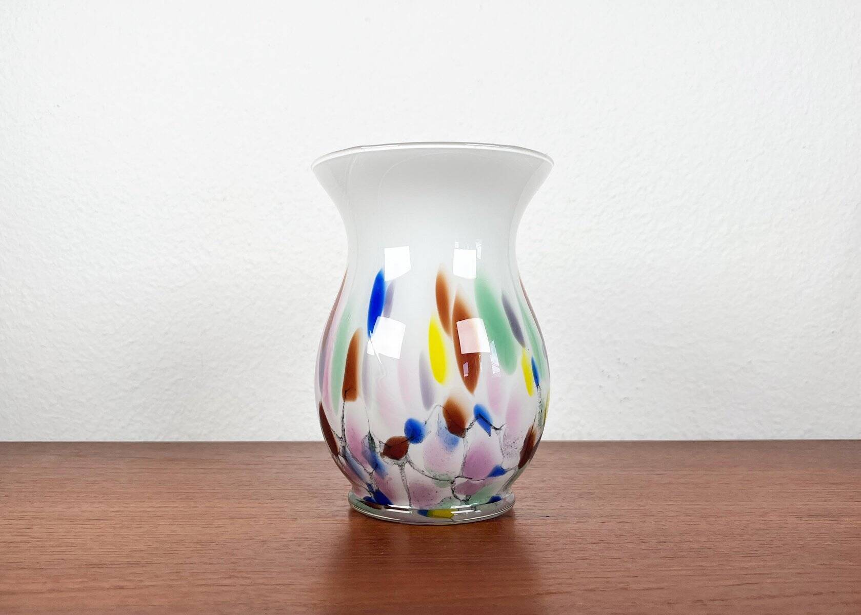 Postmodern glass vase by Hans Jürgen Richartz for the Richartz art collection, 1980s.