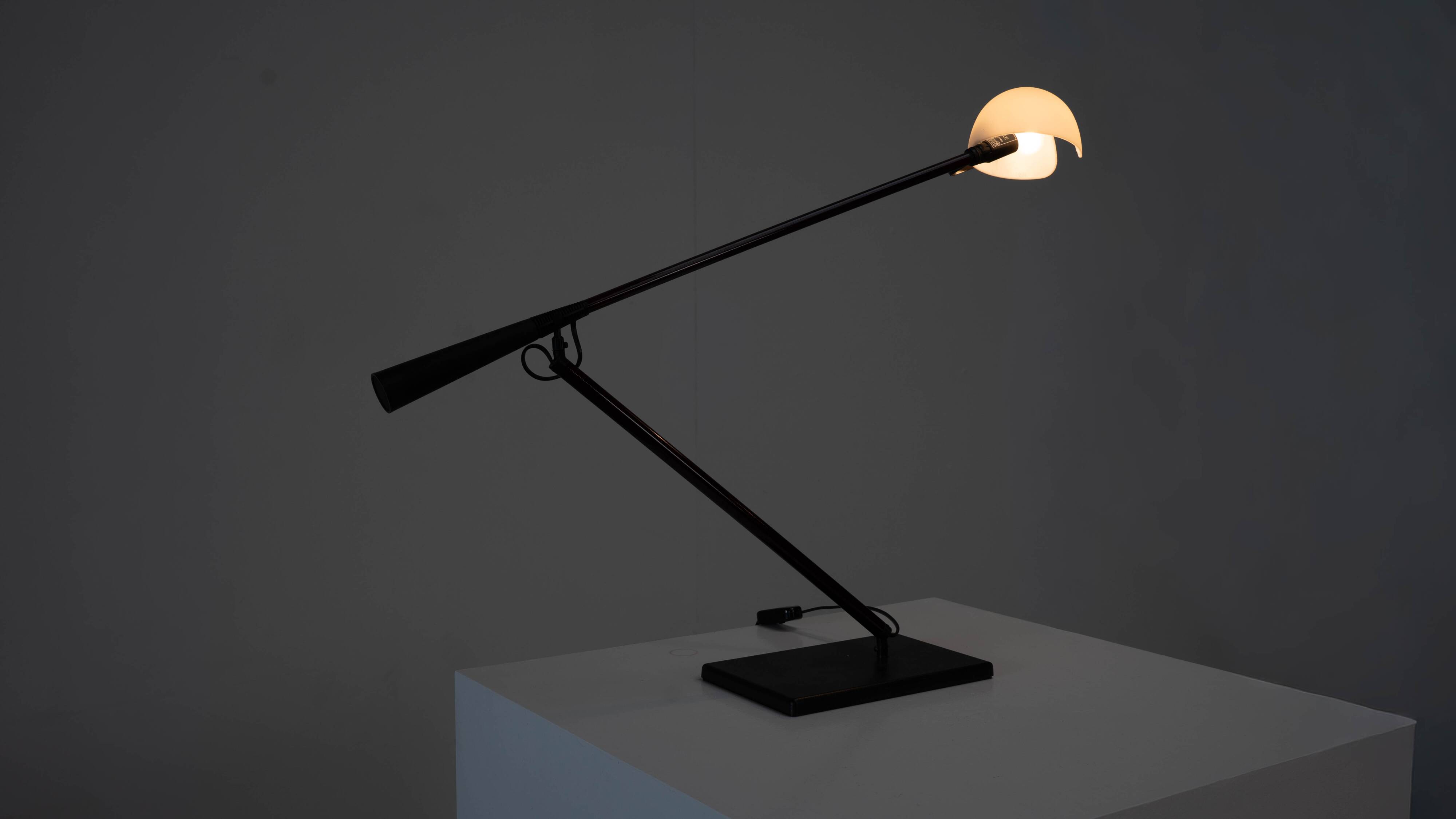 Paolo Rizzatto for Arteluce model 613 Table lamp