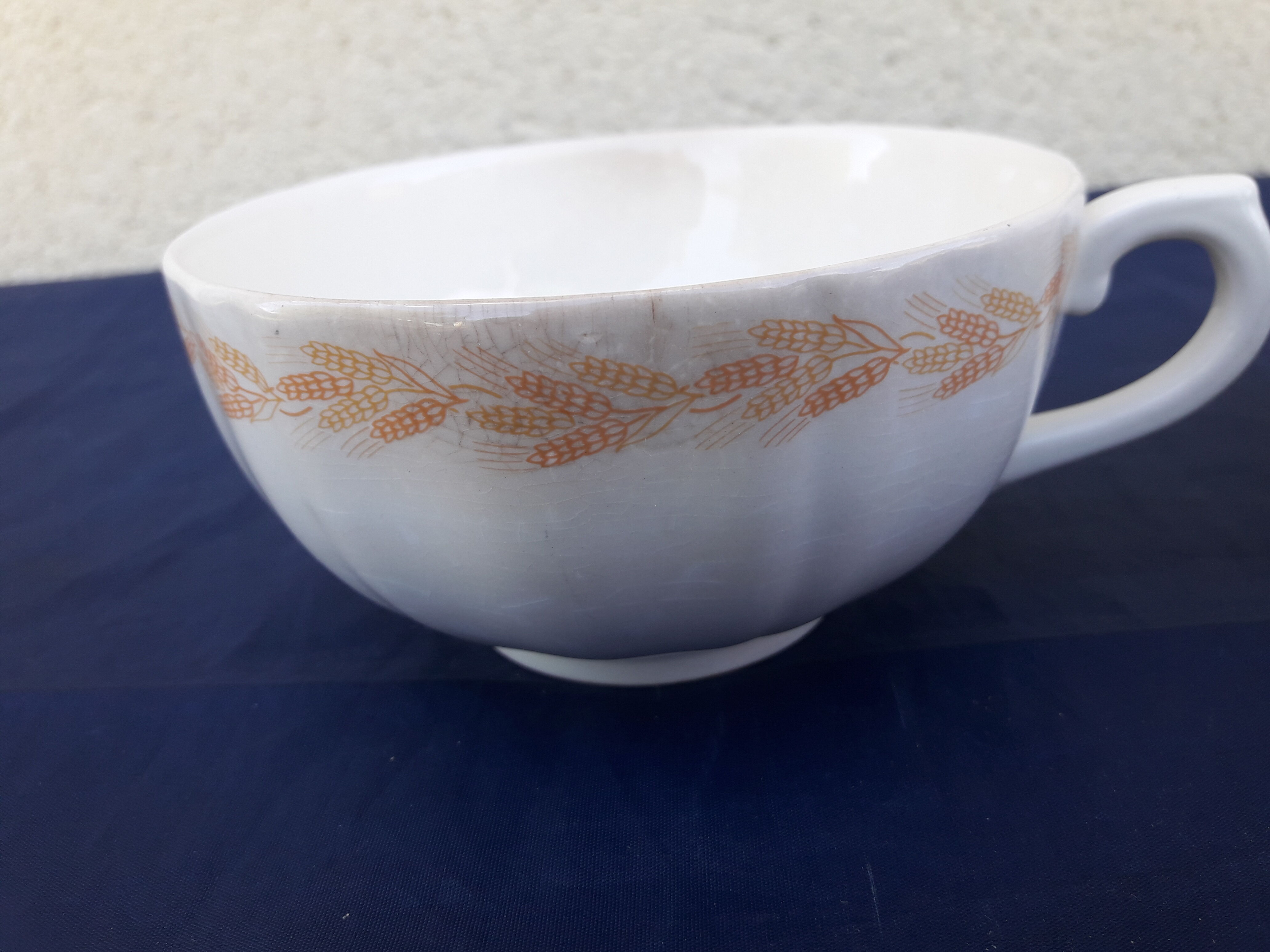 2 cups Gien earthenware breakfast pattern with orange wheat cob diam 12 cm