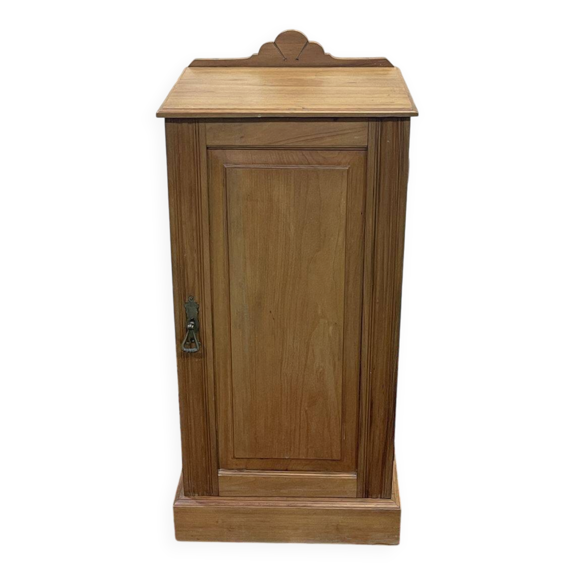 English bedside table in satin wood from the 1930s.